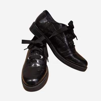 Scarpe stringate effetto pelle di coccodrillo, numero 38, color nero