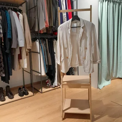 Blazer Rinascimento, taglia S, composto al 72% in viscosa, al 25% in lino, al 2% in poliestere ed al 1% in fibre metalli