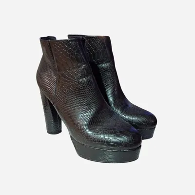 Catwalks nere