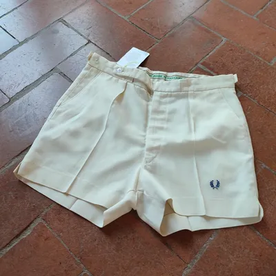 Pantaloncini da tennis, da uomo, in ottime condizioni. Prodotti in Inghilterra, marca Fred Perry