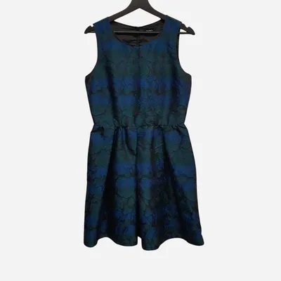Abito smanicato. Marca Max & Co