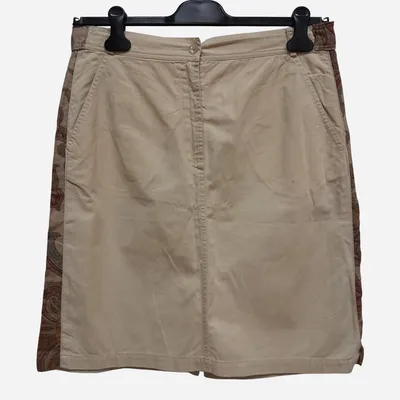 Gonna Weekwnd By MaxMara , tg 44, color beige chiaro con striscia laterale ricamata multicolor