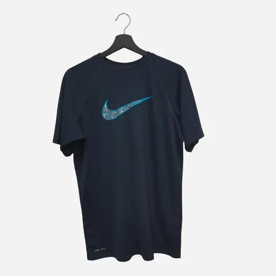 T-shirt tecnica. Marca Nike