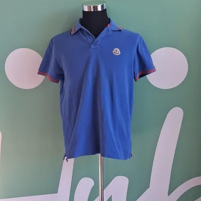 Polo a mezza manica da uomo. Marca Moncler