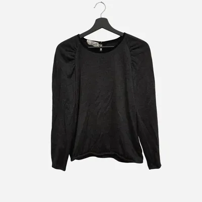Maglia a maniche lunghe e scollo rotondo. Marca Valentino
