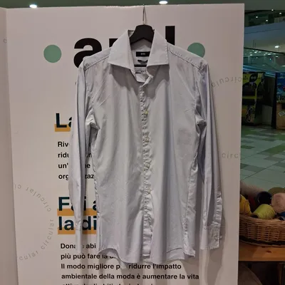 Camicia Boss, taglia 40, colore azzurra e bianca