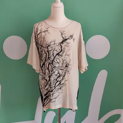T-shirt a mezza manica Bicolor. Marca Seventy