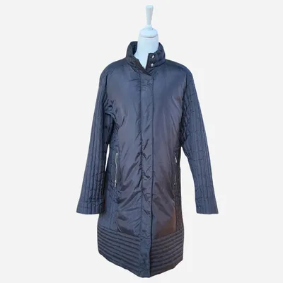 Giubbotto lungo, nero, Trussardi Jeans, taglia 48, composto al 100% in poliestere, anche la fodera interna, é imbottito