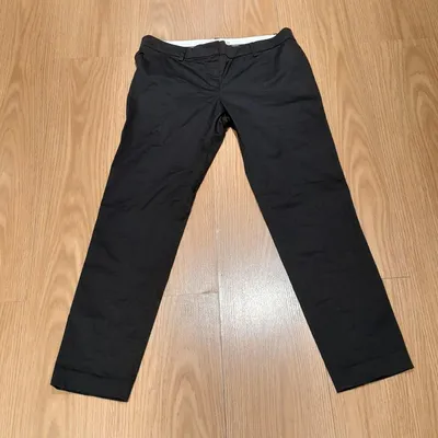 Pantaloni a vita bassa modello sigaretta. Marca Stefanel
