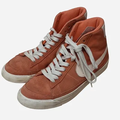 Scarpe Nike, arancioni, scamosciate, numero 39, con la suola in gomma
