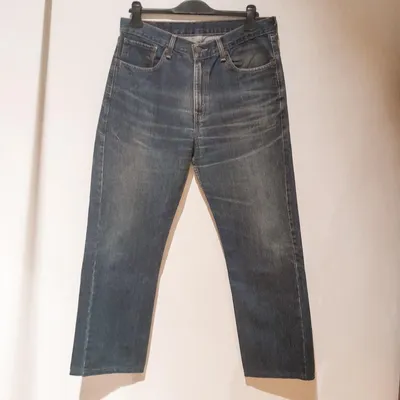 Jeans Levi's 751, taglia W 34 L 34 (taglia 44 ita) in denim blu con alcune parti schiarite