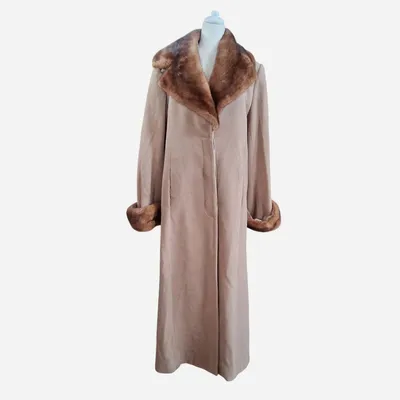 Cappotto beige, Pancaldi, taglia 48, composto al 50% in lana, al 30% in angora, ed al 10% in kashgora