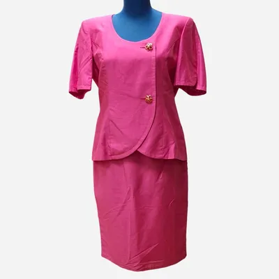 Completo giacca a mezza manica e gonna. Marca Pierre Cardin